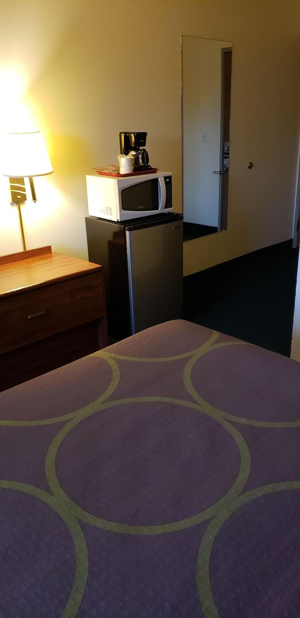 Super 8 By Wyndham Windsor Hotell Eksteriør bilde